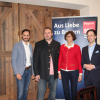 Von links nach rechts: Enricu Corignu, Wolfgang Werner (Bezirkstagskandidat), Dr. Siegried Mayerhofer, Robert Kühn (Landtagskandidat)